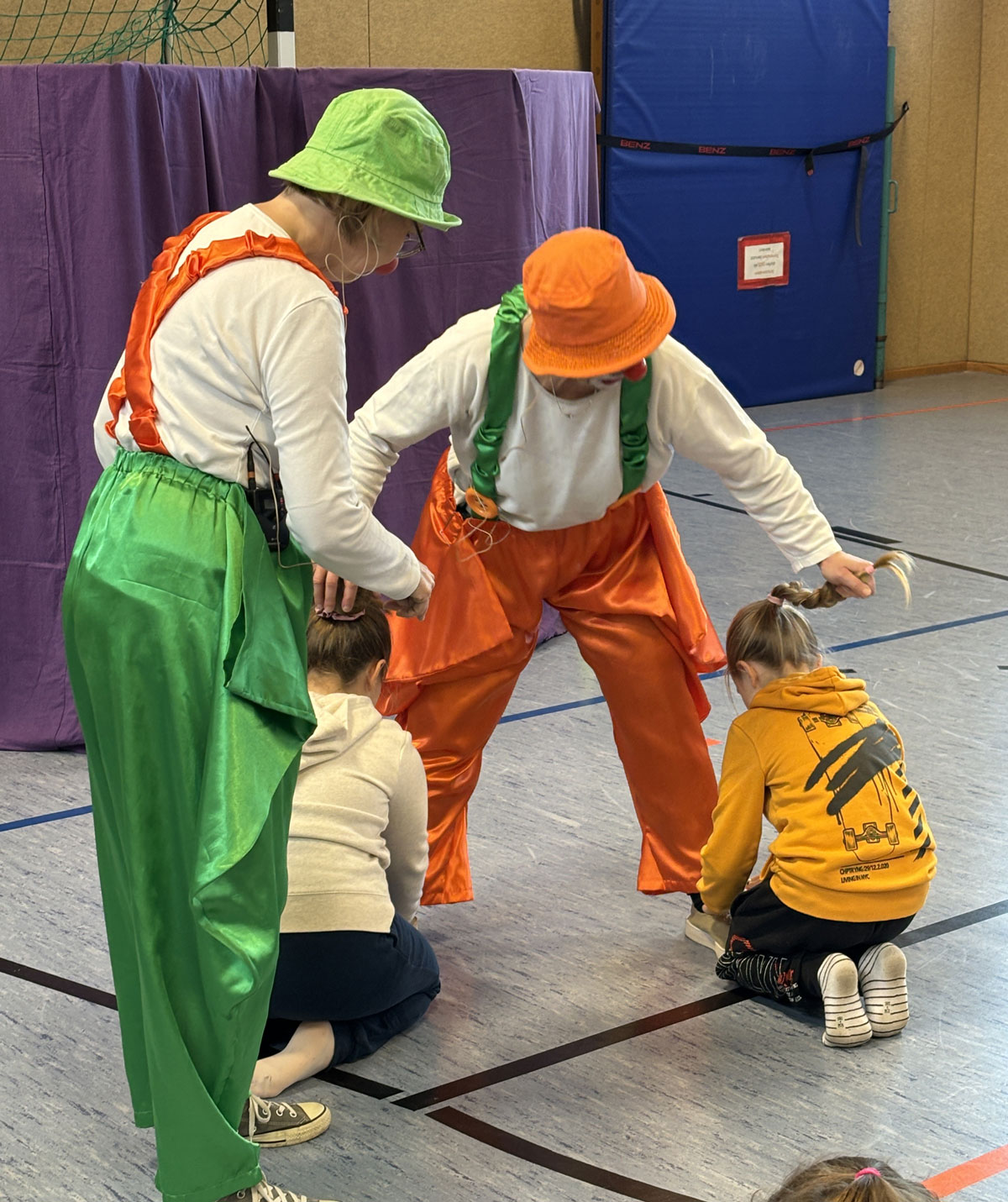 Kiwi und Litschi Clowns